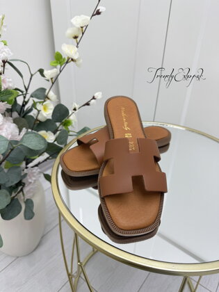 Kožené šľapky - camel C584