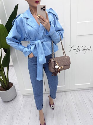 Krátky jelenicový kabátik s látkovým opaskom - baby blue B372