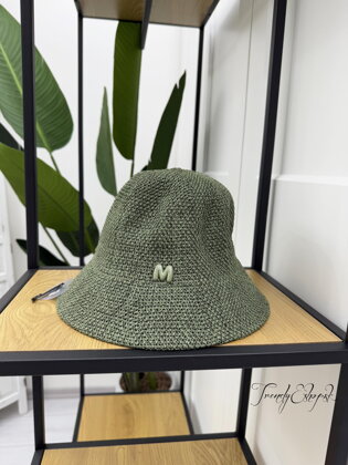 Klobúk s písmenom "M" - armyzelený B991