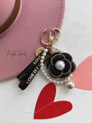 Kľúčenka s kvetinou a perličkami LOVE - čierno-zlato-perleťová N2976