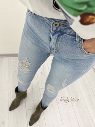 Zoštíhlujúce rifle z potrhaného denimu - svetlomodré N403