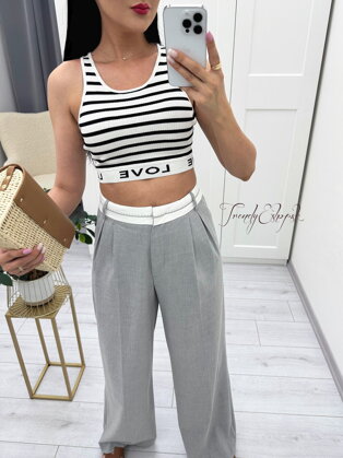 Pruhovaný crop top s gumičkou LOVE - bielo-čierny N1168