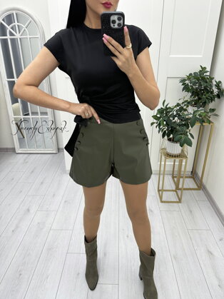 Koženkové kraťasy s gombíkmi Sasha - armyzelené N1715