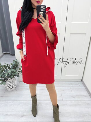 Bavlnené šaty s kapucňou DEJAVU - červené S1225