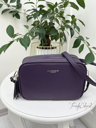 Menšia crossbody kabelka so strapcom - tmavofialová S2657