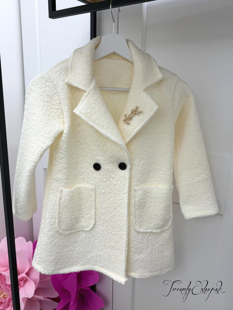 Maslový kučeravý kabátik s brošňou C120