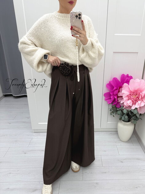 Tmavohnedé široké nohavice s 3D ružou DEVA moda C185