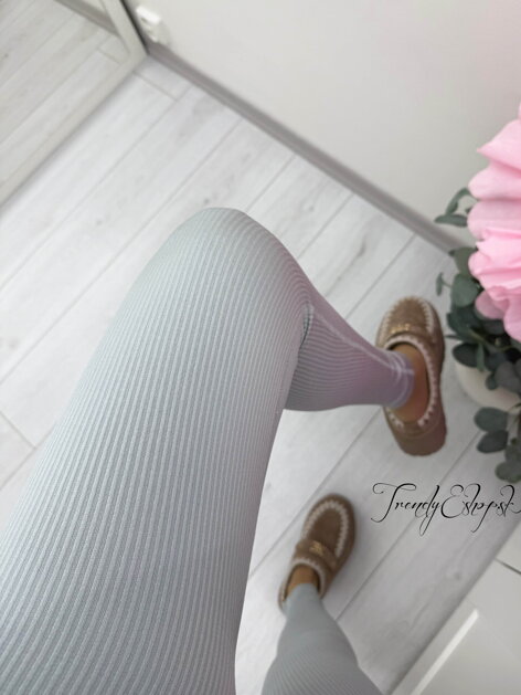 Sivomodré rebrované legíny s riasením na zadku C144