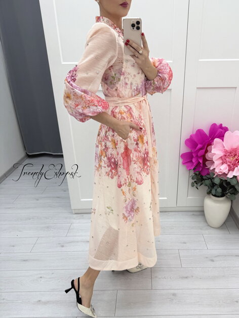 Ružovo-oranžové kvetinové šaty s kamienkami a ozdobnými gombíkmi C253