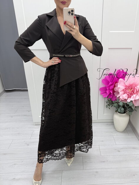 Tmavohnedé sakové šaty s krajkovou sukňou C277