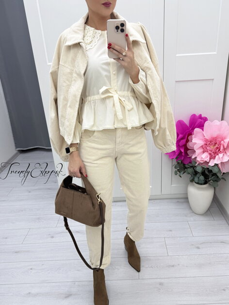 Krémová blúzka s krajkovým límcom a sťahovaním v páse C278