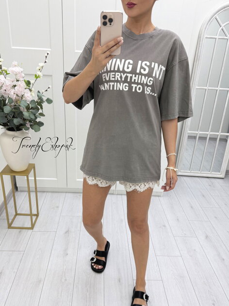 Oversize tričko s nápisom WINING IS´NT EVERYTHING WANTING TO IS - fango C1310