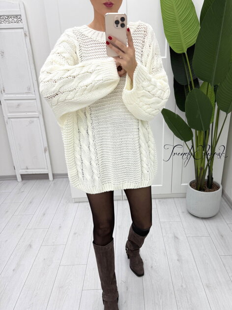 Dlhší sveter s vrkočovým vzorom - biely B2209