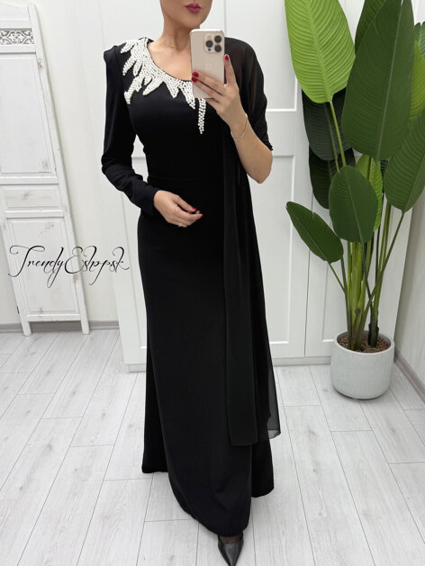 Elegantné šaty s jedným rukávom a perličkami - čierne B2197