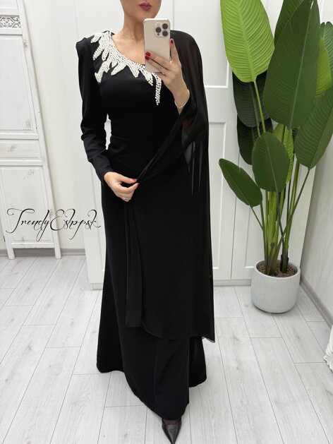 Elegantné šaty s jedným rukávom a perličkami - čierne B2197