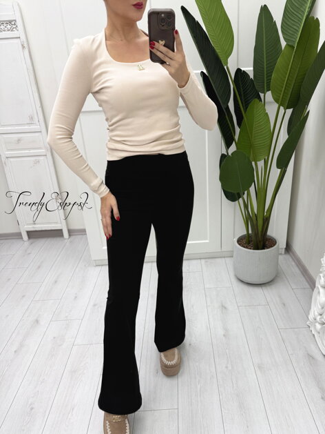 Rebrovaný nátelník s brošňou - krémový B2255