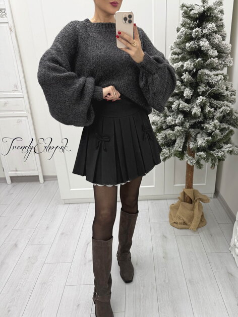 Plisovaná sukňa s bielou krajkou - čierna B2326