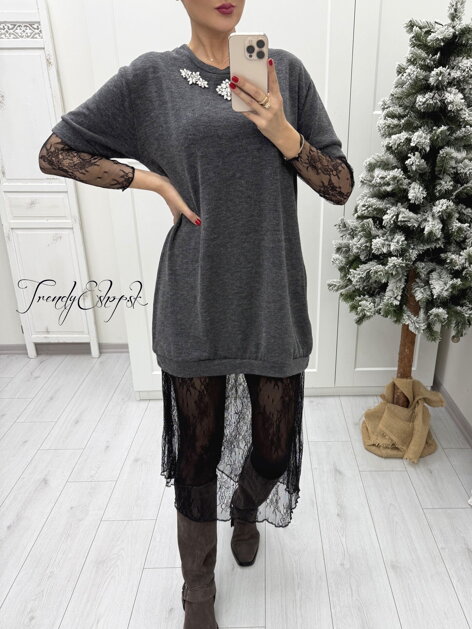 Úpletové šaty s krajkou - sivé B2253