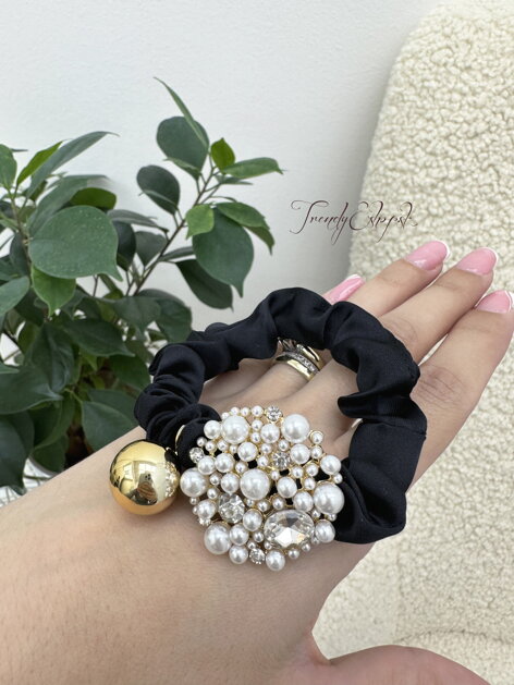 Zdobená gumička do vlasov s perlovou ozdobou - čierna N142