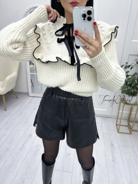 Pletený sveter s volánikmi Teresa - maslovo-čierny A56