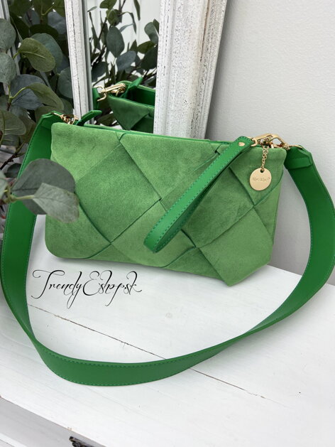 Menšia semišová kabelka Paris - zelená S599