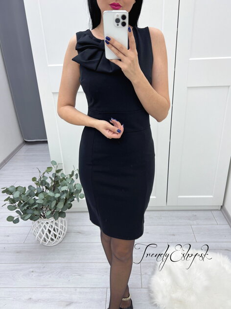 Elegantné puzdrové šaty s mašľou Siena- čierne L3170
